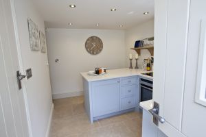 Christina Warwick Cottage 10 sm.jpg